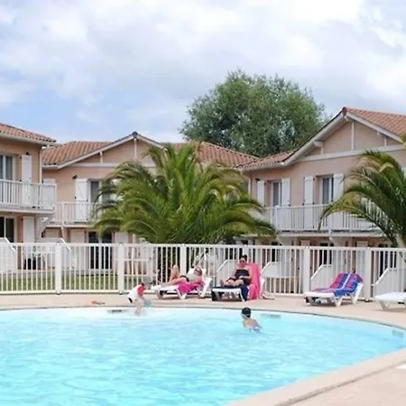 T3 En Duplex Avec Grande Piscine *