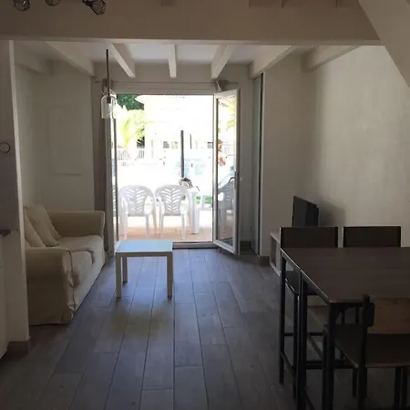 T3 En Duplex Avec Grande Piscine