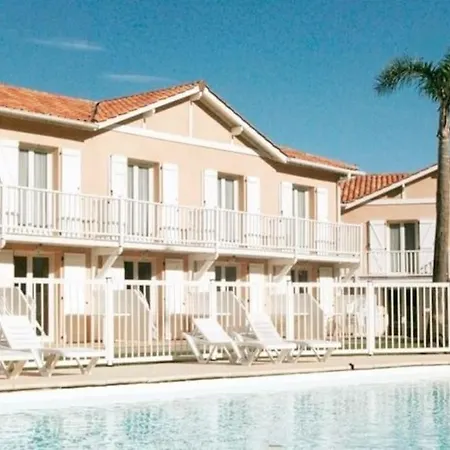 T3 En Duplex Avec Grande Piscine