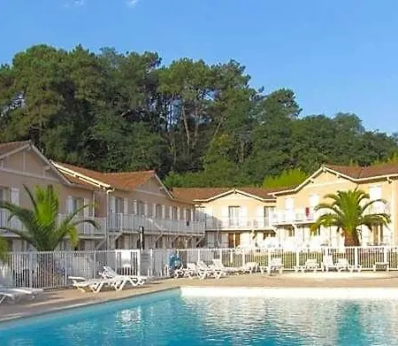 T3 En Duplex Avec Grande Piscine * Anglet