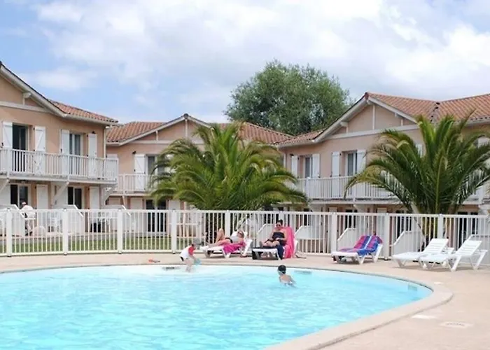T3 En Duplex Avec Grande Piscine *